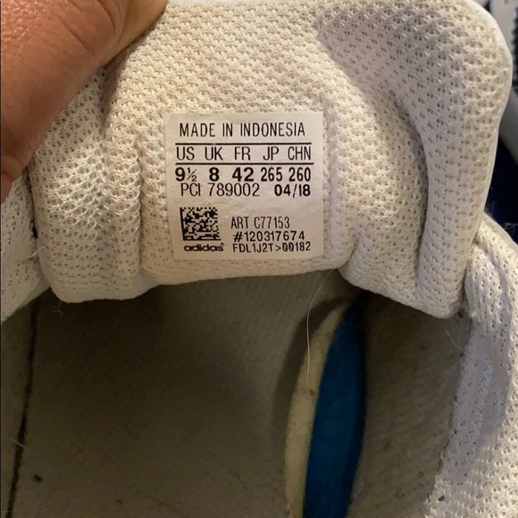 Athletic sneaker - Picture 5 of 5